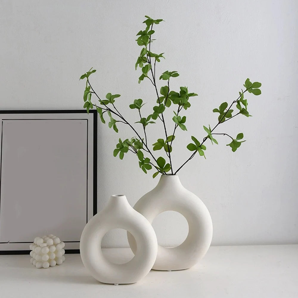 Nordic Circular Hollow Plastic Flower Vase for Decoration